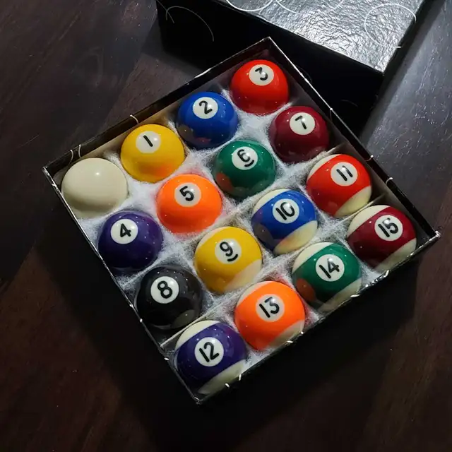 Small Pool Ball Set 1.5" in Toys & Games in Kingston - Image 3