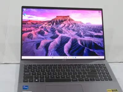 acer 16" evo thin laptop OLED 3200 x 2000 120hz core i5 16gb 512, View more