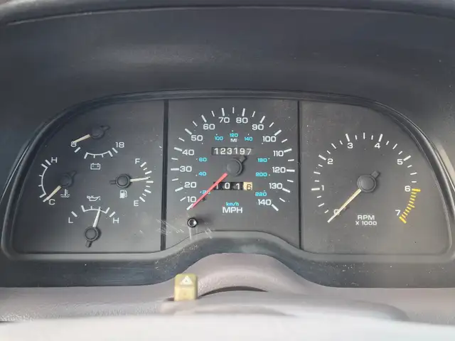 1990 Chrysler LeBaron in Cars & Trucks in Regina - Image 2