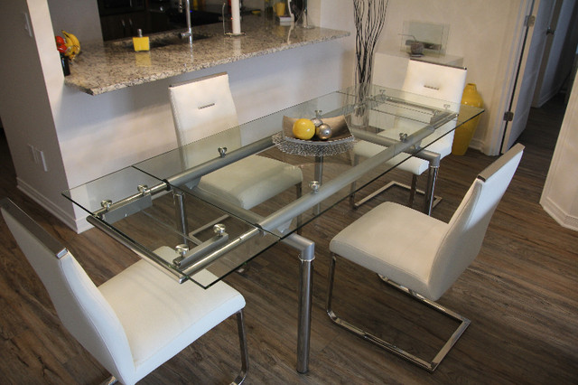 Table salle à diner Europa dans Mobilier de salle à manger et cuisine  à Laval/Rive Nord - Image 2