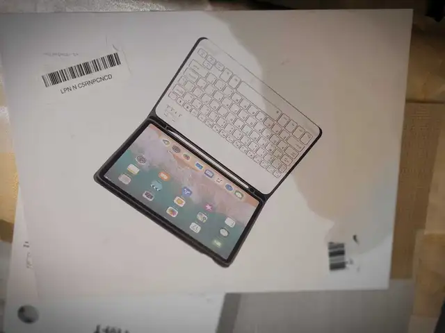 Wireless keyboard set in Other in Calgary - Image 3