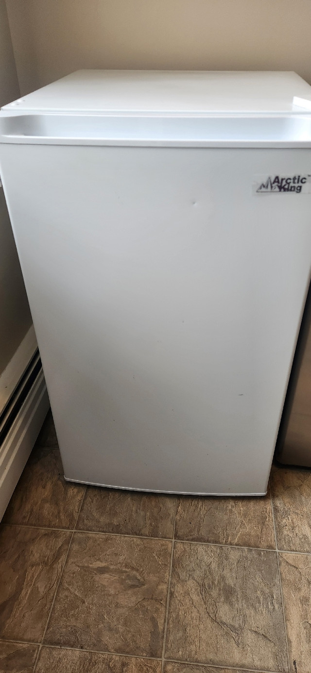 Mini Fridge and Freezer in Refrigerators in Edmonton - Image 3