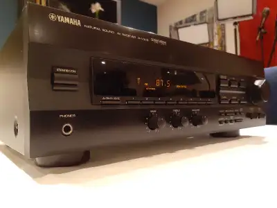 YAMAHA AV Receiver R-V303 - 5.1 - With Phono, View more