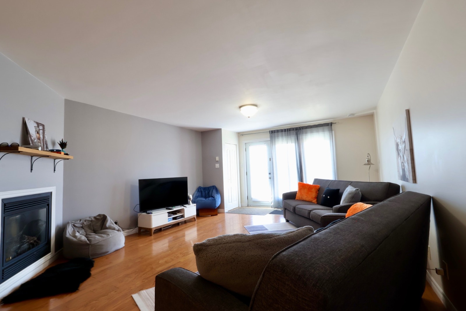 CONDO 4 1/2 À LOUER MEUBLÉ ET TOUT INCLUS TRANQUILLE À MAGOG — photo 3