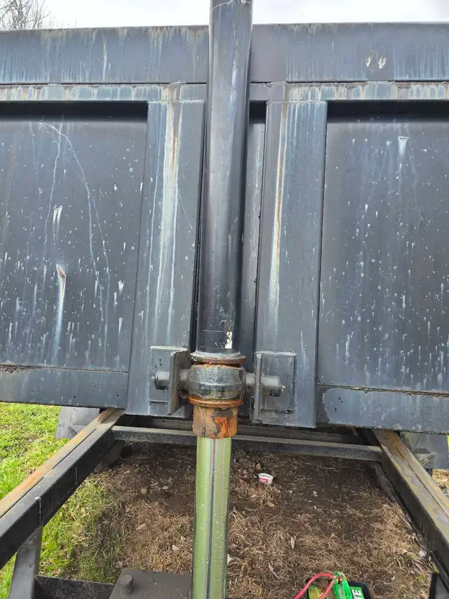 Dump trailer for rent482653161862604803