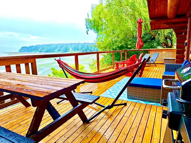 Stunning waterfront cabin on hidden gem! in British Columbia in Canada - Image 14