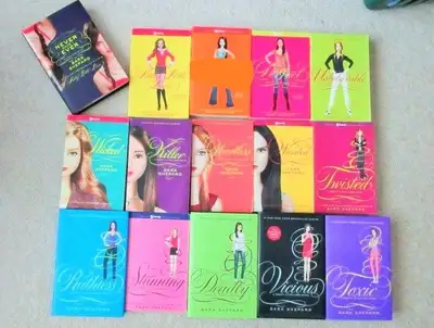 " PRETTY LITTLE LIARS”  Novels  by Sara SHEPARD, View more