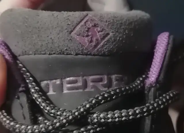 TERRA WOMEN SAFETY BOOTS LEATHER UPPER SIZE 36 (EUR) in Women's - Shoes in Mississauga / Peel Region - Image 5