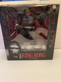McFarlane Toys King Kong Movie Maniacs 3 2000 Deluxe Box Set Act