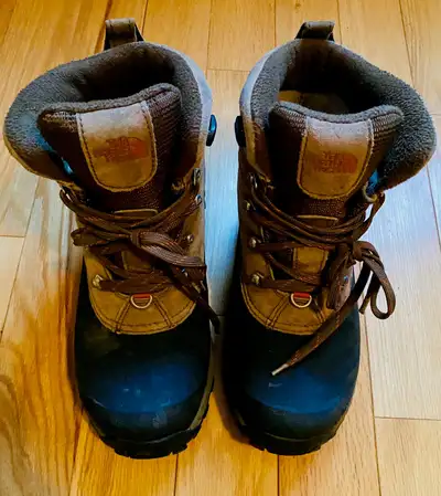 North Face- Mens New Shoes  - Size 8, View more