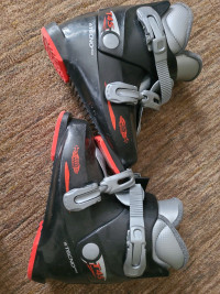 Youth downhill ski boots size 195 - 225
