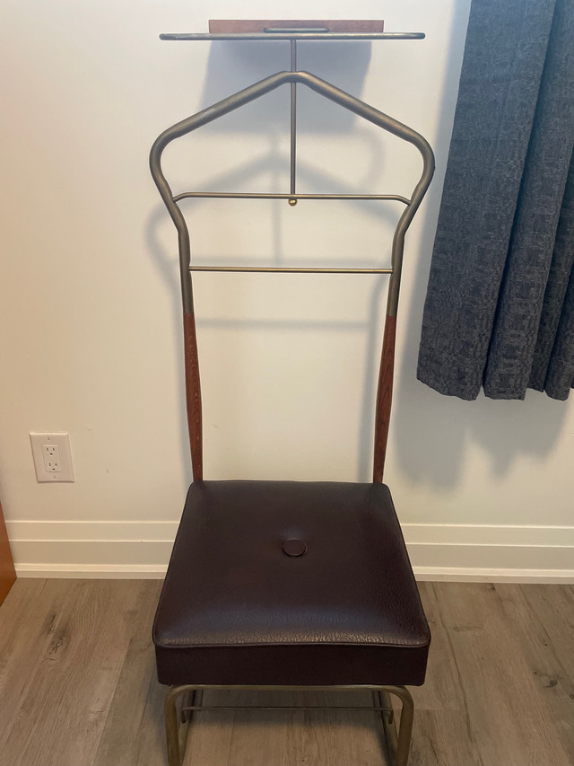 Vintage clothes valet with seat. in Arts & Collectibles in Barrie