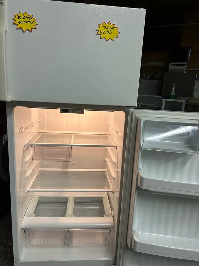 GE 28”  Refrigerator for Sale. in Refrigerators in Kitchener / Waterloo - Image 5