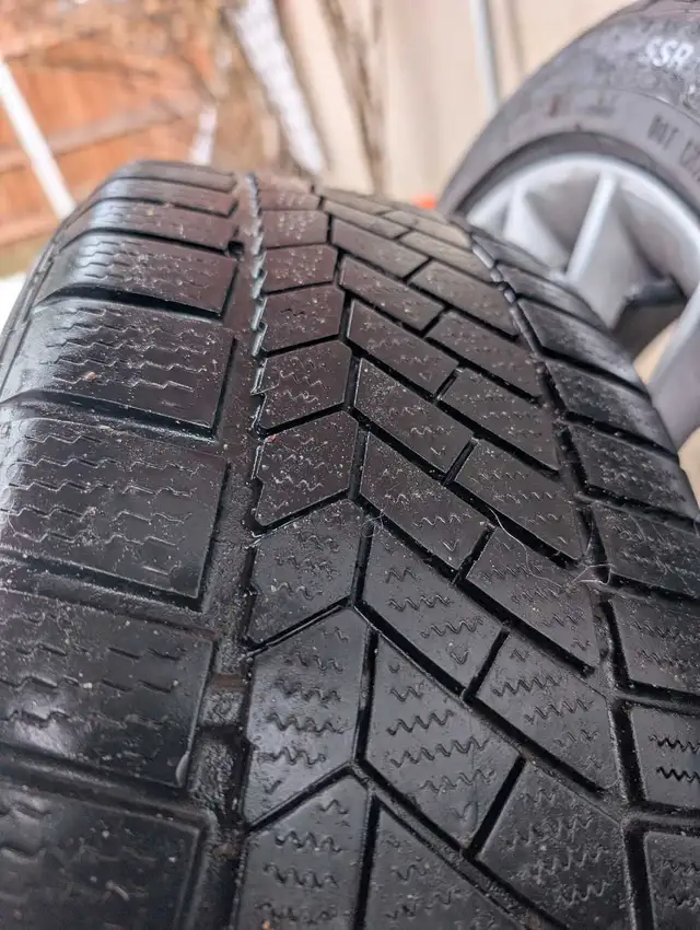 Genuine BMW 17" wheels and Continental tires in Tires & Rims in Kitchener / Waterloo - Image 10