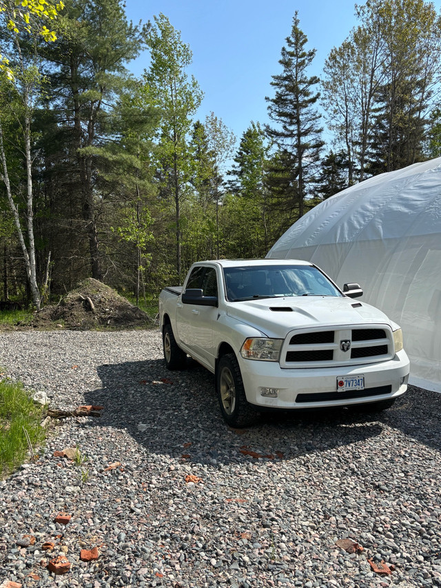 2011 1500 ram sport in Cars & Trucks in Sault Ste. Marie - Image 2