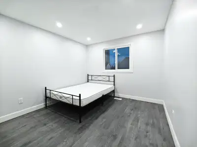Room for rent near Square One Mississauga UTM Sheridan College
