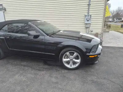 2008 mustang Gt California special..Convertible. power top. low km .70,000 .5 speed manual transmiss...