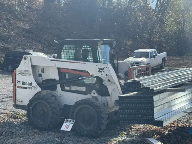 BOBCAT S630 2013 + Multiple Attachments (see add for details) in Other in Belleville - Image 3