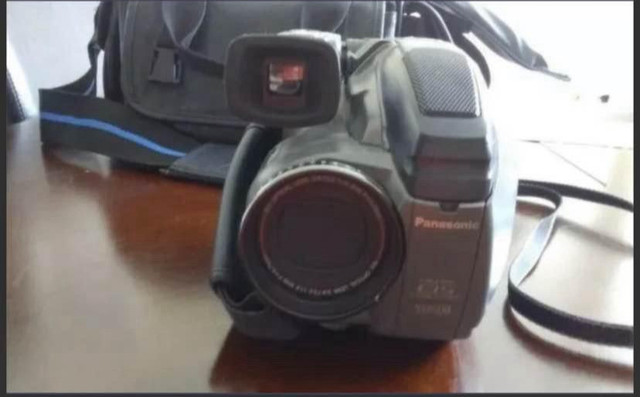 Panasonic Camcorder PV-L450-K in Cameras & Camcorders in Hamilton - Image 2