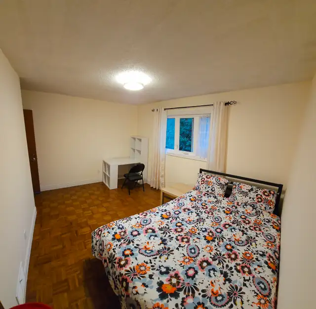 Private room for short term rental Utilities included