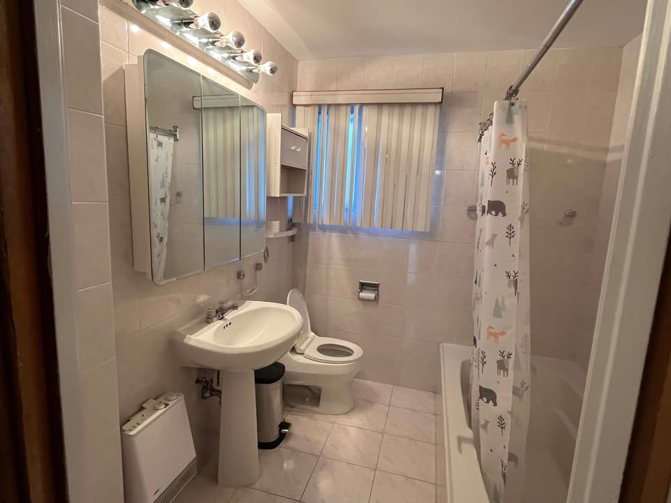 1 Minute From Metro Langelier - All included $650 — photo 2