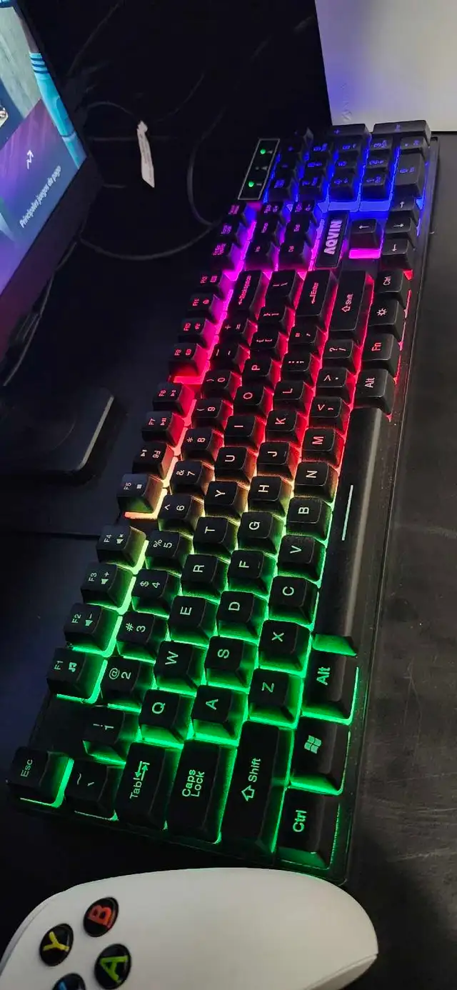 Keyboard in very good condition516707890097694722