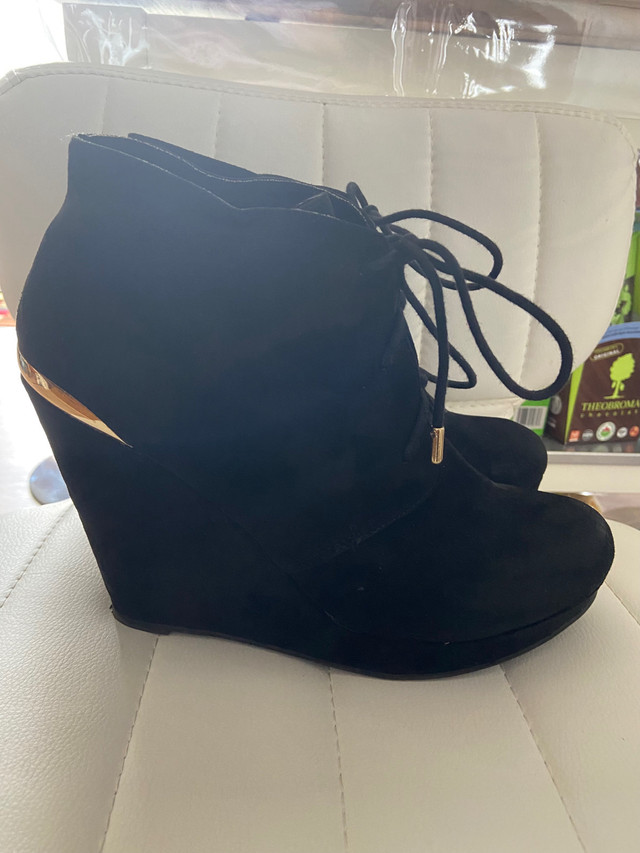 Black Suede Women’s Shoes  - Chaussures pour femmes dans Femmes - Chaussures  à Longueuil/Rive Sud - Image 2