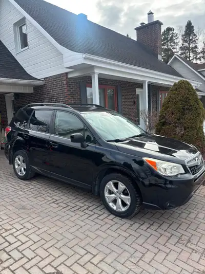 SUBARU FORESTER 2015 MOTEUR REFAIT PAR LE CONCESSIONNAIRE NON FUMEUR UN SEUL PROPRIÉTAIRE ENTRETIEN...