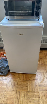 MASTER Chef Energy Star Compact Refrigerator 