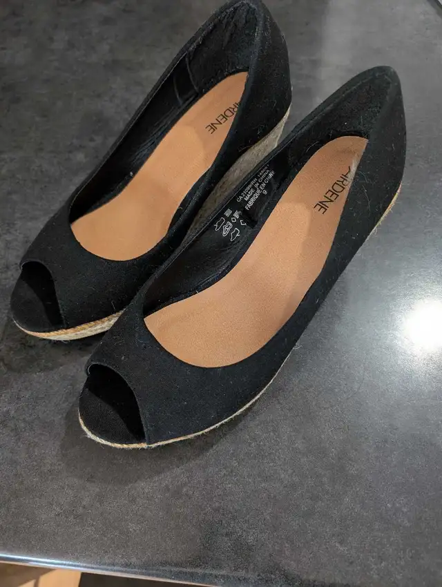 Women's shoes in Women's - Shoes in City of Montréal - Image 4