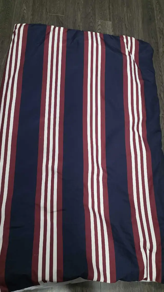 Duvet  size full in Bedding in Moncton - Image 6