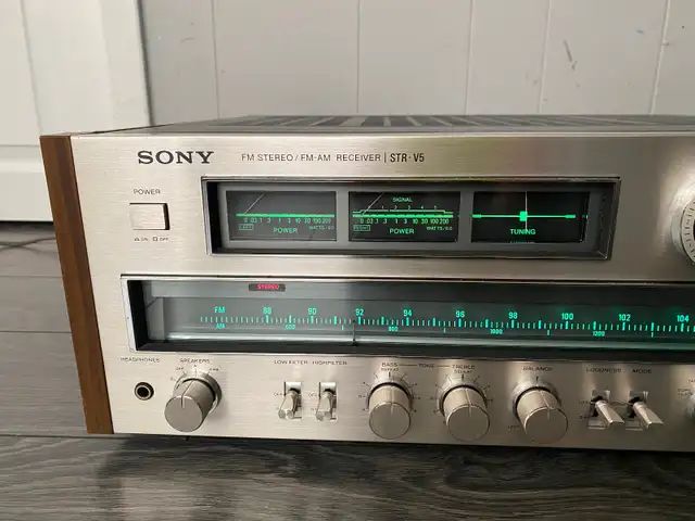 Vintage Sony STR V5 Stereo Receiver in Stereo Systems & Home Theatre in St. Catharines - Image 6