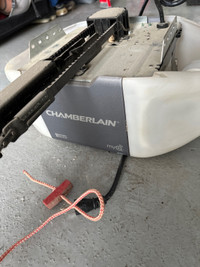 Chamberlain Mq belt drive w/ battery backup 