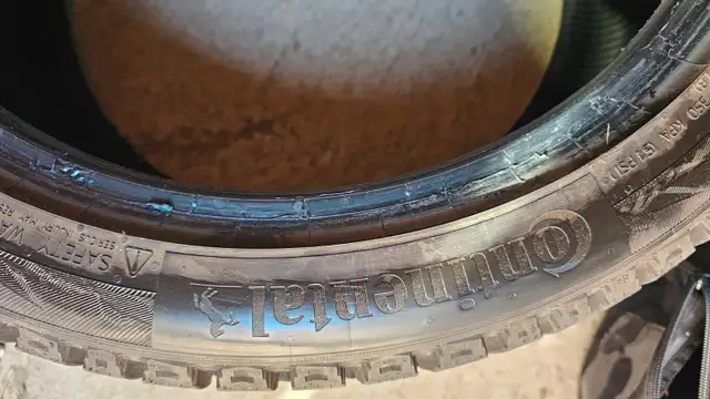 245/40/18 Continental winter tires 95% tread in Tires & Rims in Markham / York Region - Image 5
