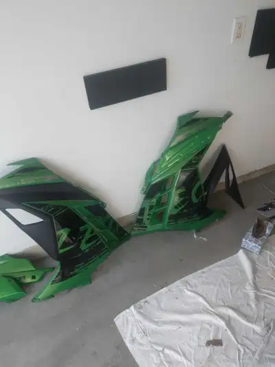 Fits emmo motorcycles to. Few cracks and scratches.