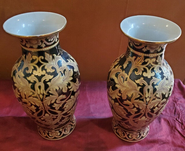 VINTAGE BOMBAY CO PORCELAIN URNS Arts & Collectibles City of Toronto Kijiji