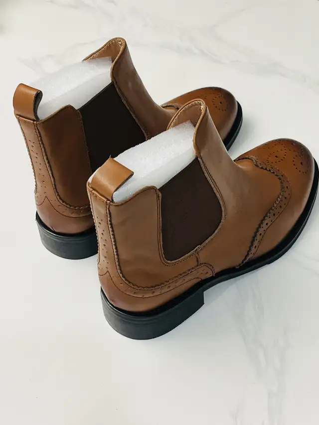 Women’s Wingtip ankle high Boots! Size 9.5 in Men's Shoes in Mississauga / Peel Region - Image 4