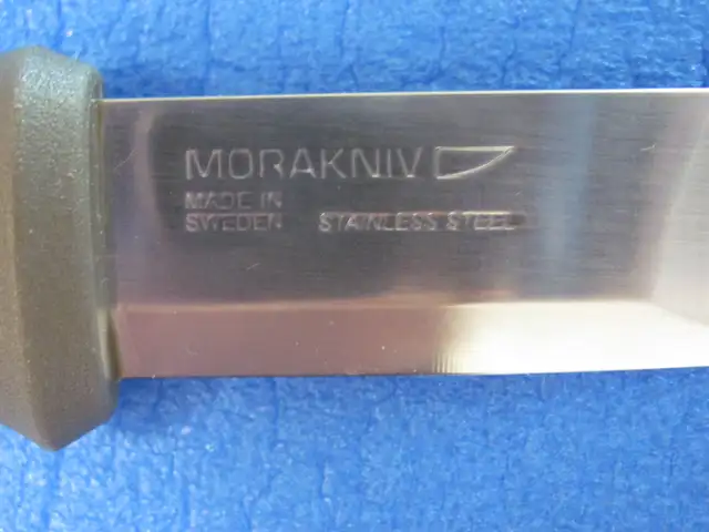 MORA 2000 FIXED BLADE KNIFE (Dwight-Muskoka) in Fishing, Camping & Outdoors in Muskoka - Image 9