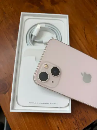 iPhone 13 , 128 GB, unlocked. Pink iPhone 13 in absolute mint condition—there are zero scratches, de...