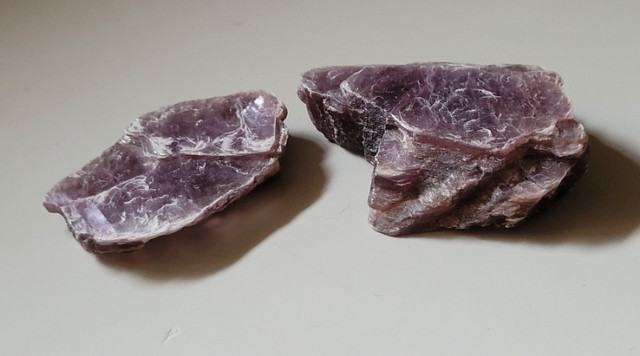 Natural Raw Lilac Lepidolite (lithium-rich mica) Crystal Stones in Arts & Collectibles in Oshawa / Durham Region - Image 2
