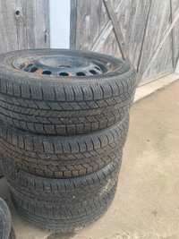 Roue en acier avec pneu