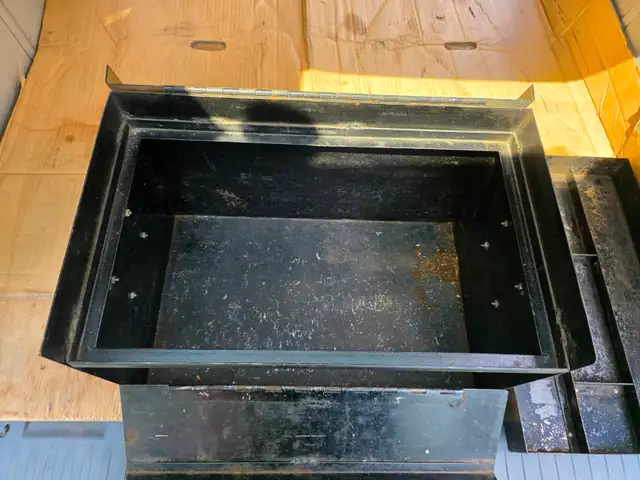 Custom Made Tool Chest Toolbox W Removable Tray Bolt Organizer in Tool Storage & Benches in Windsor Region - Image 7