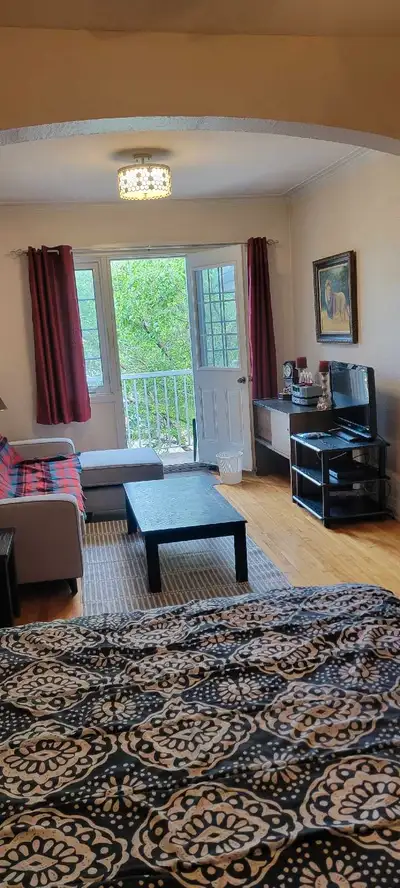 Grand Prix 3 and 1/2 to rent daily