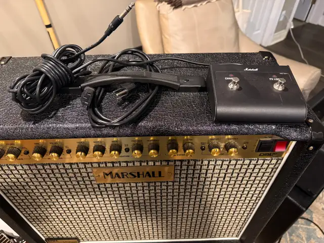 Marshall DSL 40CR Vintage in Amps & Pedals in Hamilton - Image 4