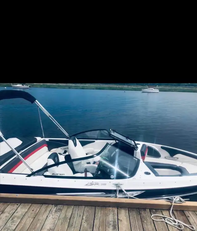 21 ft Larsen LSR 2000 speed boat in Powerboats & Motorboats in Saint John - Image 7