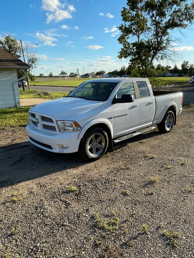 2011 dodge 1500 in Cars & Trucks in Saskatoon