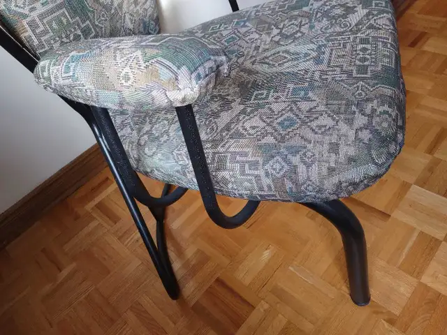 Armchair, beautiful, never used, by Amisco Industries in Chairs & Recliners in Markham / York Region - Image 4