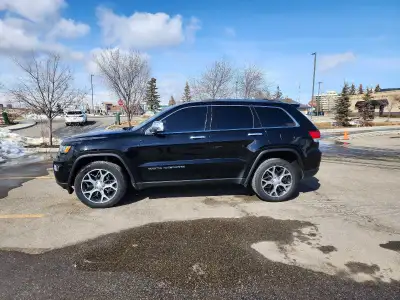 Hello, I am selling my 2019 jeep grand cherokee limited 3.6L full loaded all the bells and whistles...