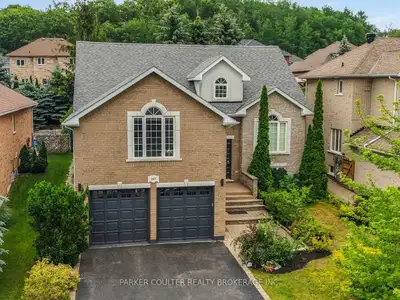 Prime South Barrie 3+2 bedroom 3400 square feet in Solid and good quality detached duplex home for s...