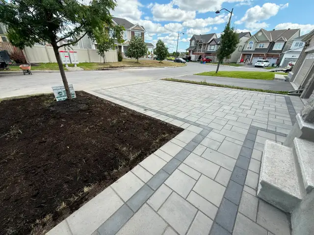 Ottawa Pro Interlock/Deck/Fence Service/Most Affordable Price in Interlock, Paving & Driveways in Ottawa - Image 3